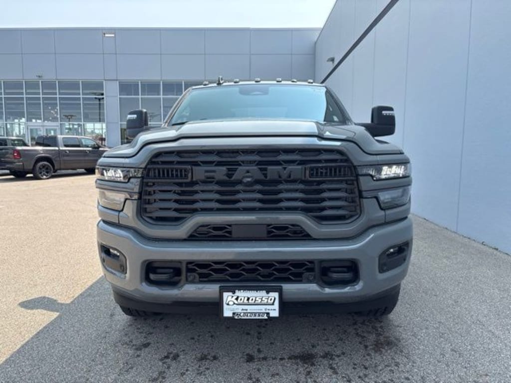 New 2026 Ram 2500 BIG HORN CREW CAB 4X4 6'4 BOX Pickup