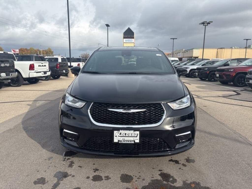 New 2026 Chrysler Pacifica SELECT AWD Passenger Van