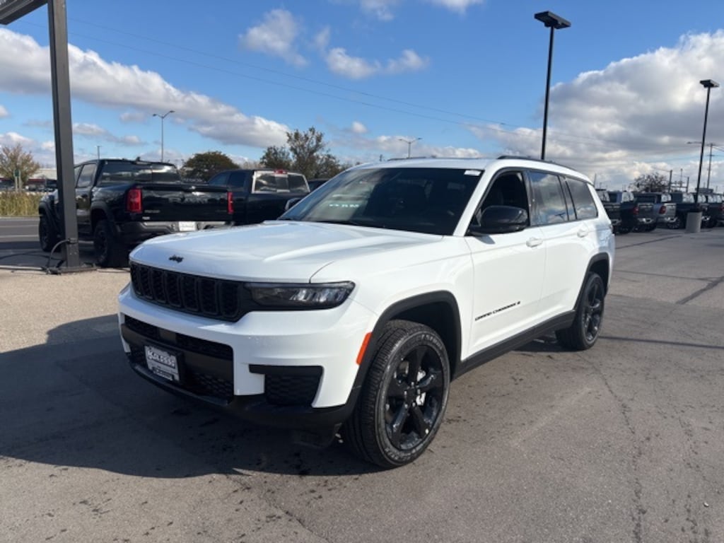 New 2025 Jeep Grand Cherokee L ALTITUDE X 4X4 Sport Utility