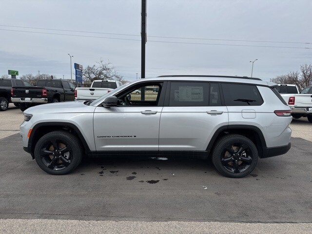 2025 Jeep Grand Cherokee Altitude X photo 3