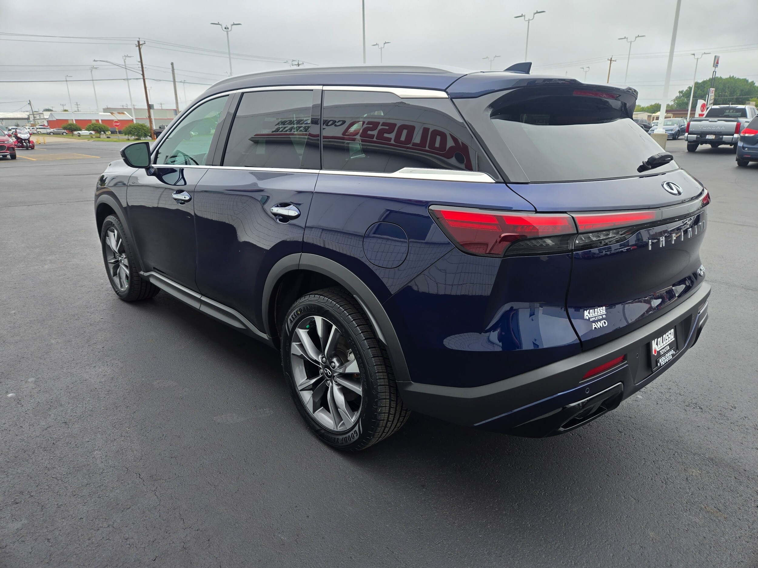 2023 Infiniti QX60 Luxe photo 4
