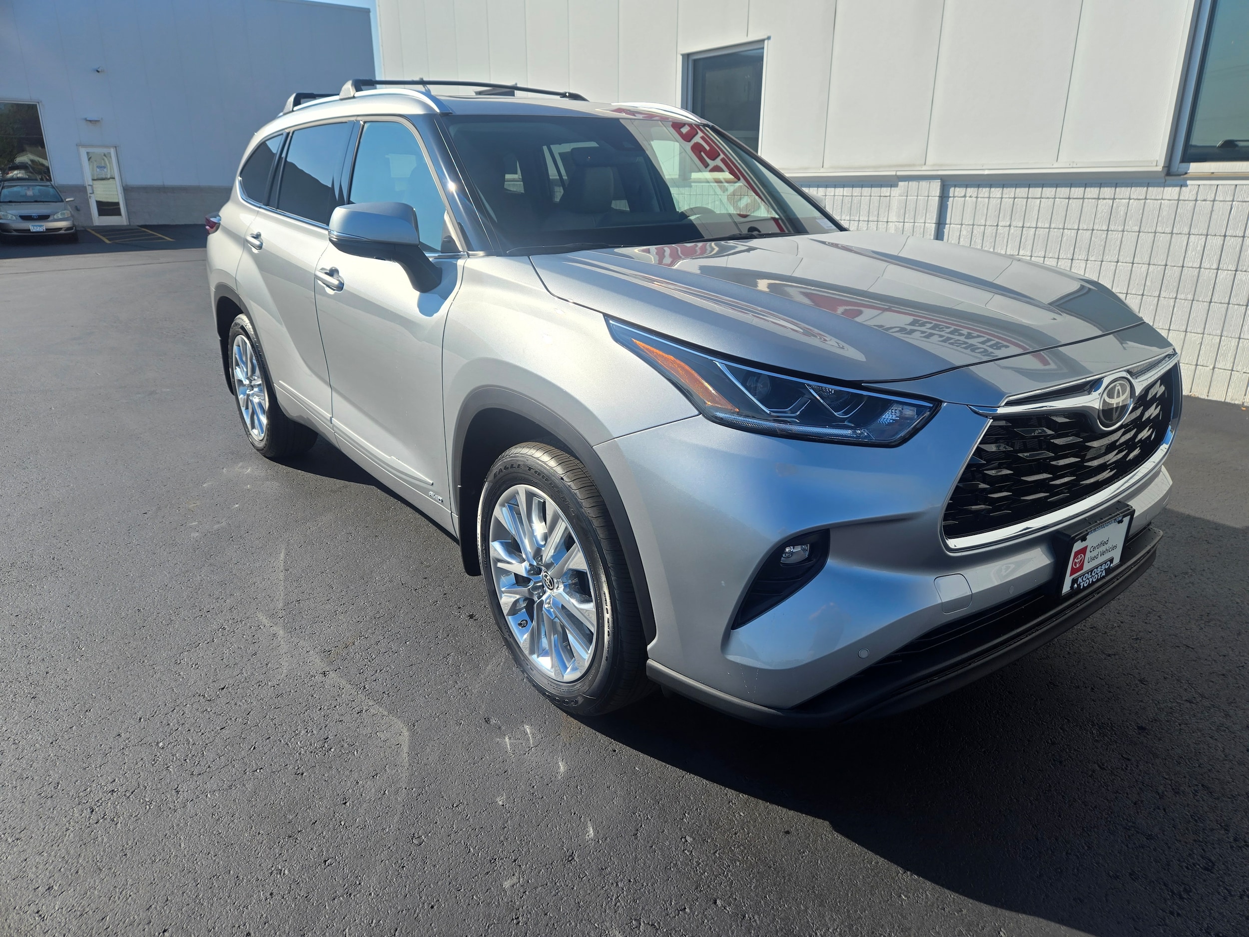 2025 Toyota Highlander Hybrid Sport Utility 