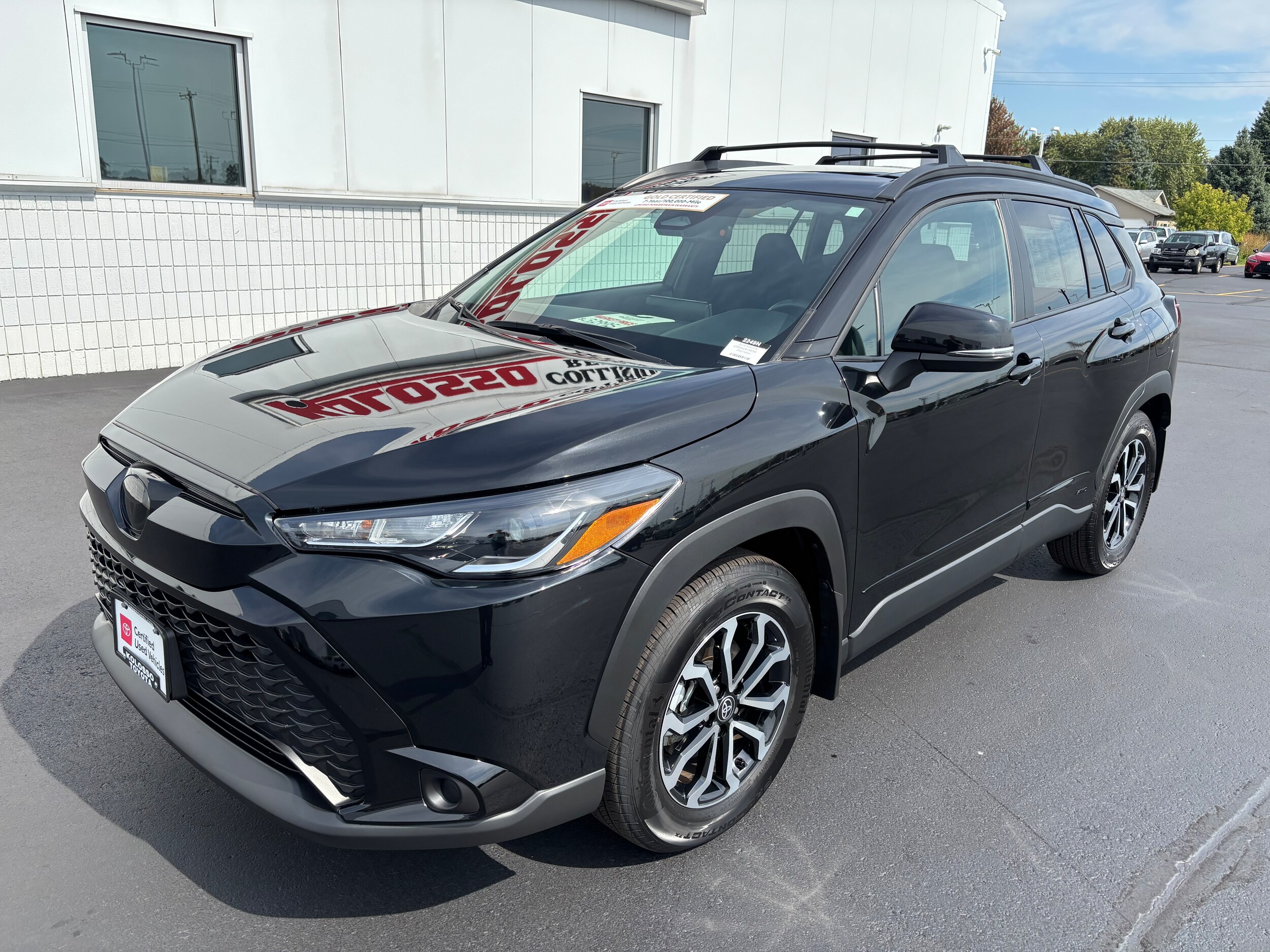 2023 Toyota Corolla Cross Hybrid SE photo 3