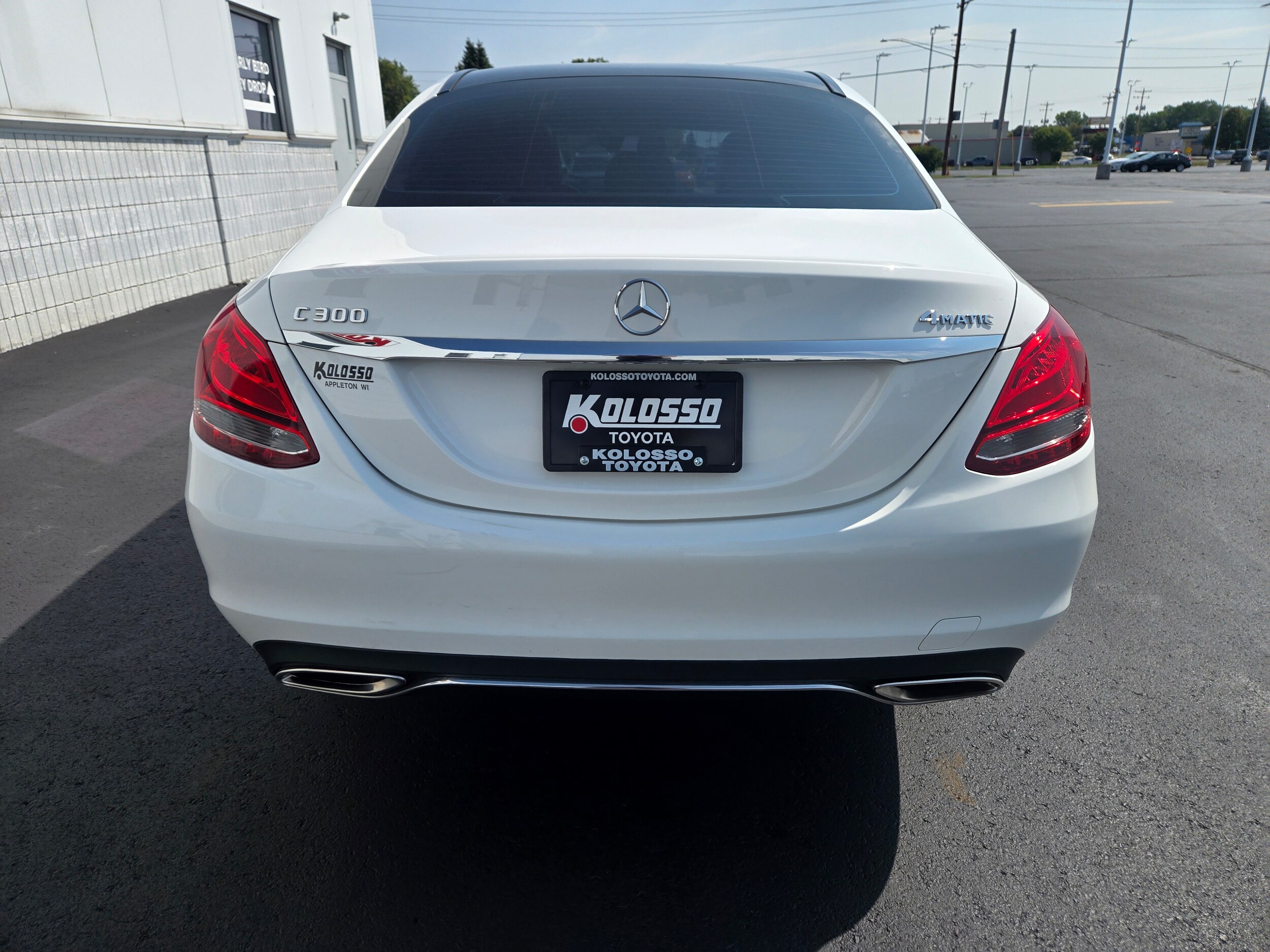 2017 Mercedes Benz C 300 photo 4