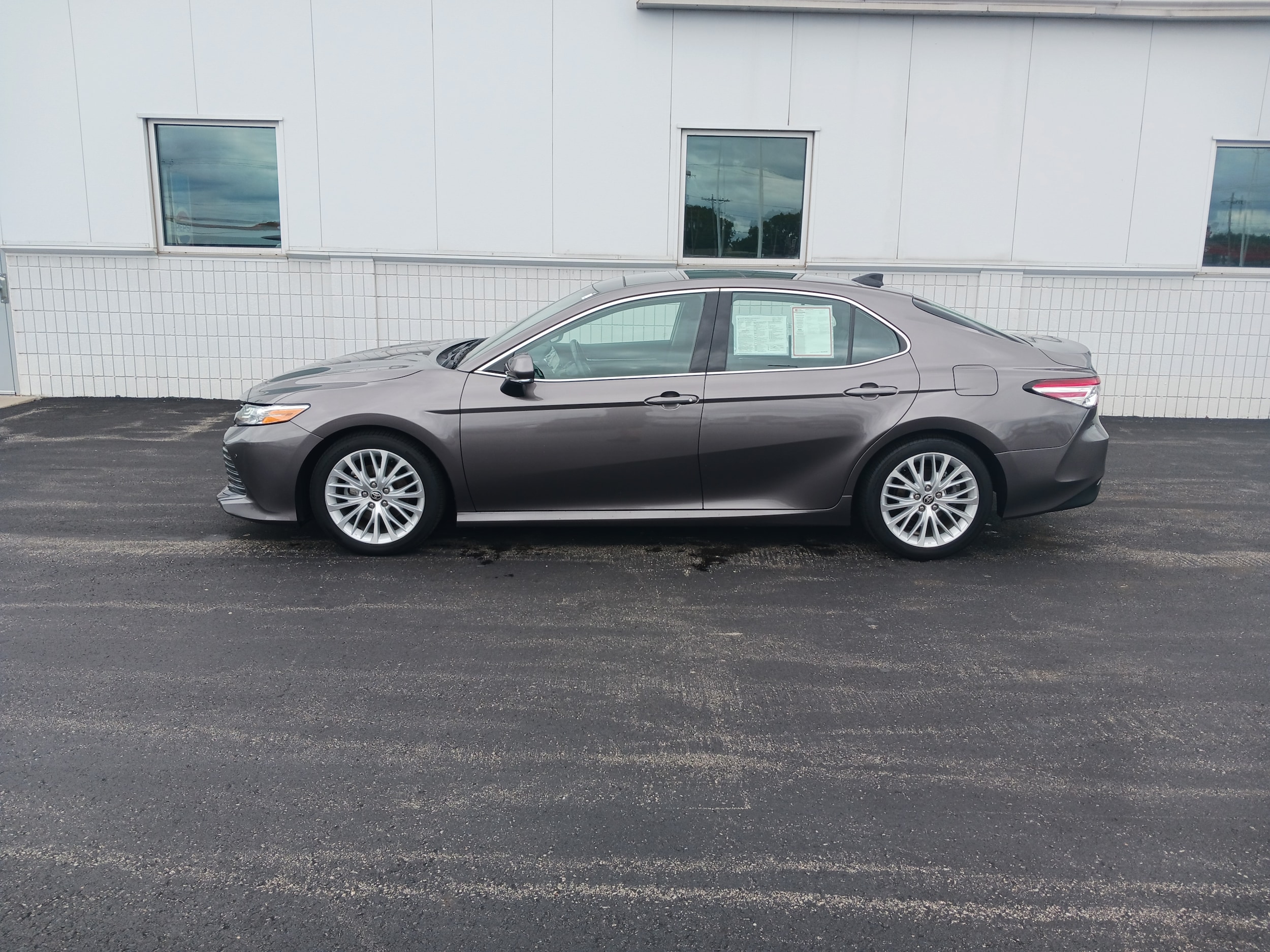 Certified 2020 Toyota Camry XLE with VIN 4T1F11AK0LU375568 for sale in Appleton, WI