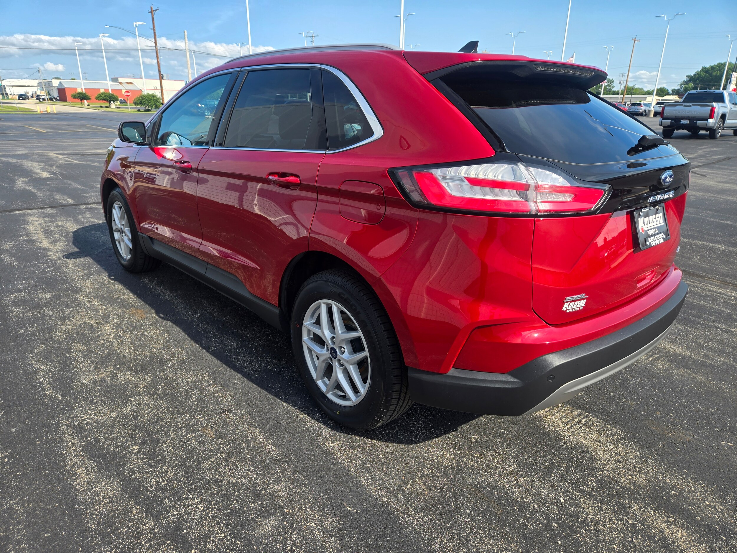 2021 Ford Edge SEL photo 4