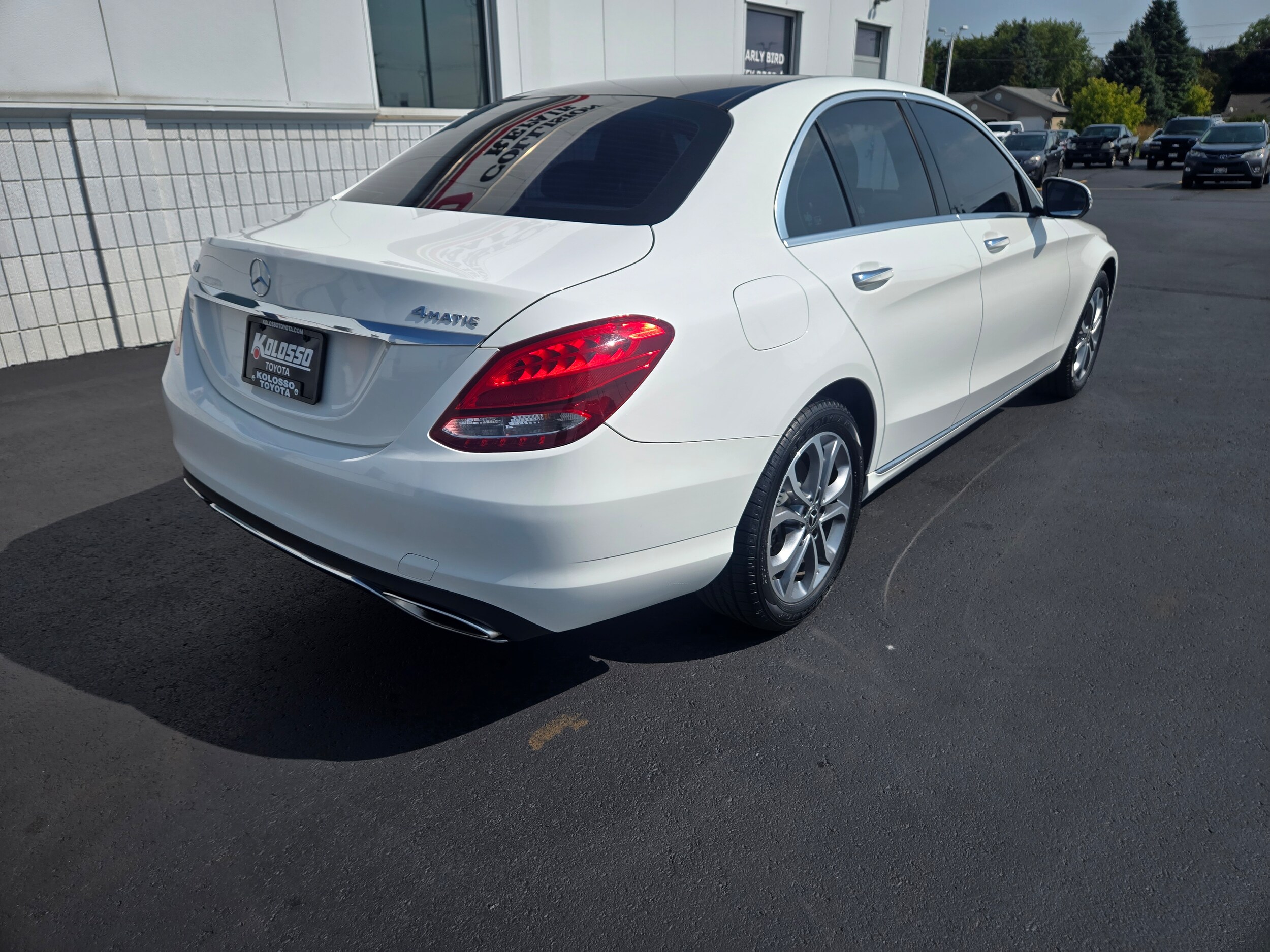 2017 Mercedes Benz C 300 photo 3