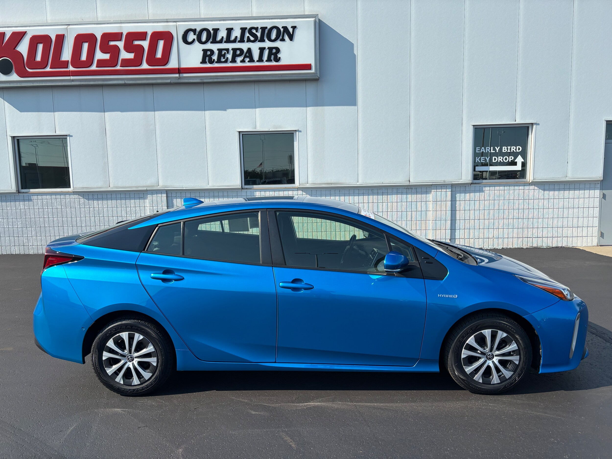 2021 Toyota Prius LE AWD-e photo 2