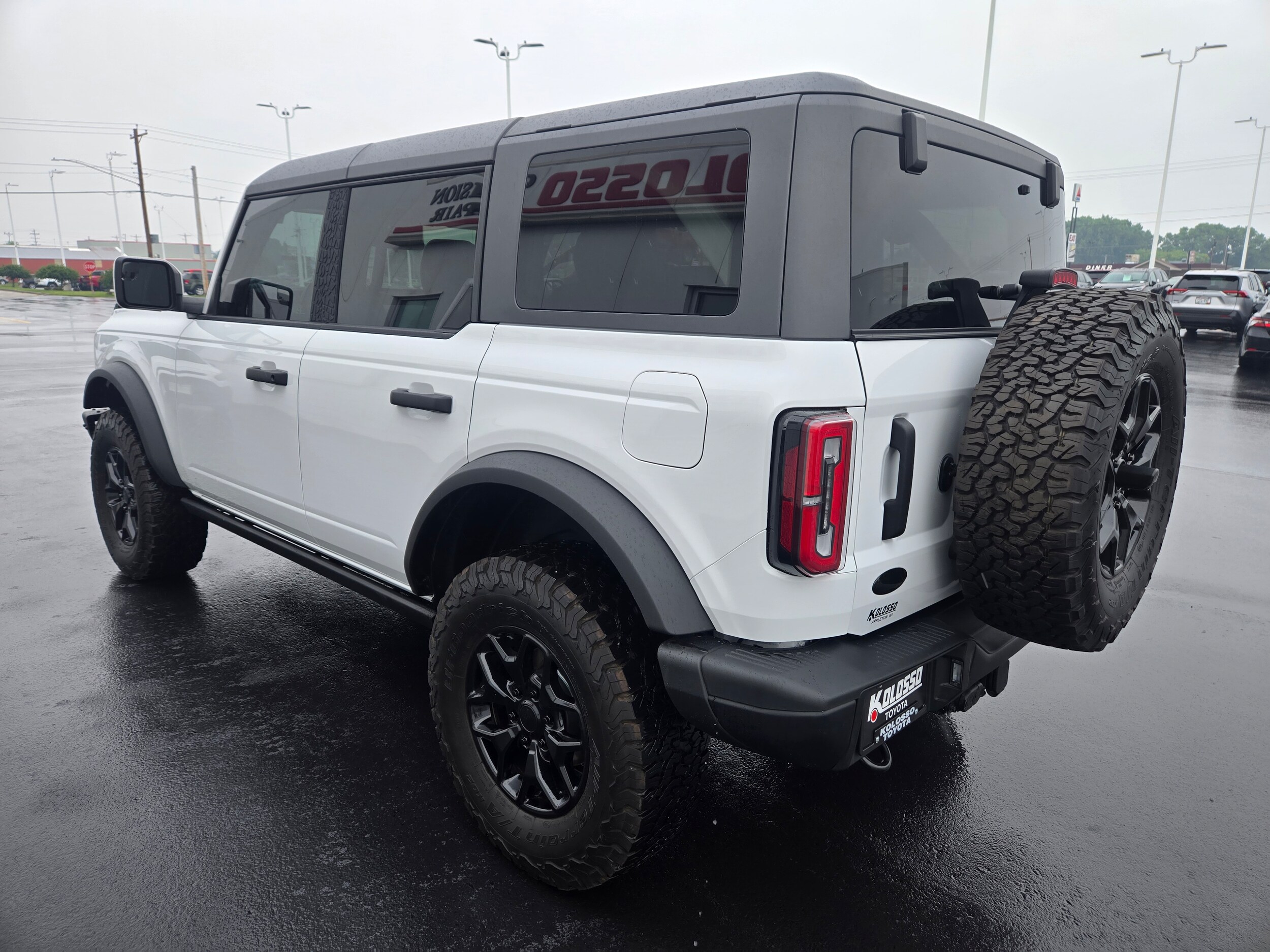 2024 Ford Bronco Badlands photo 3