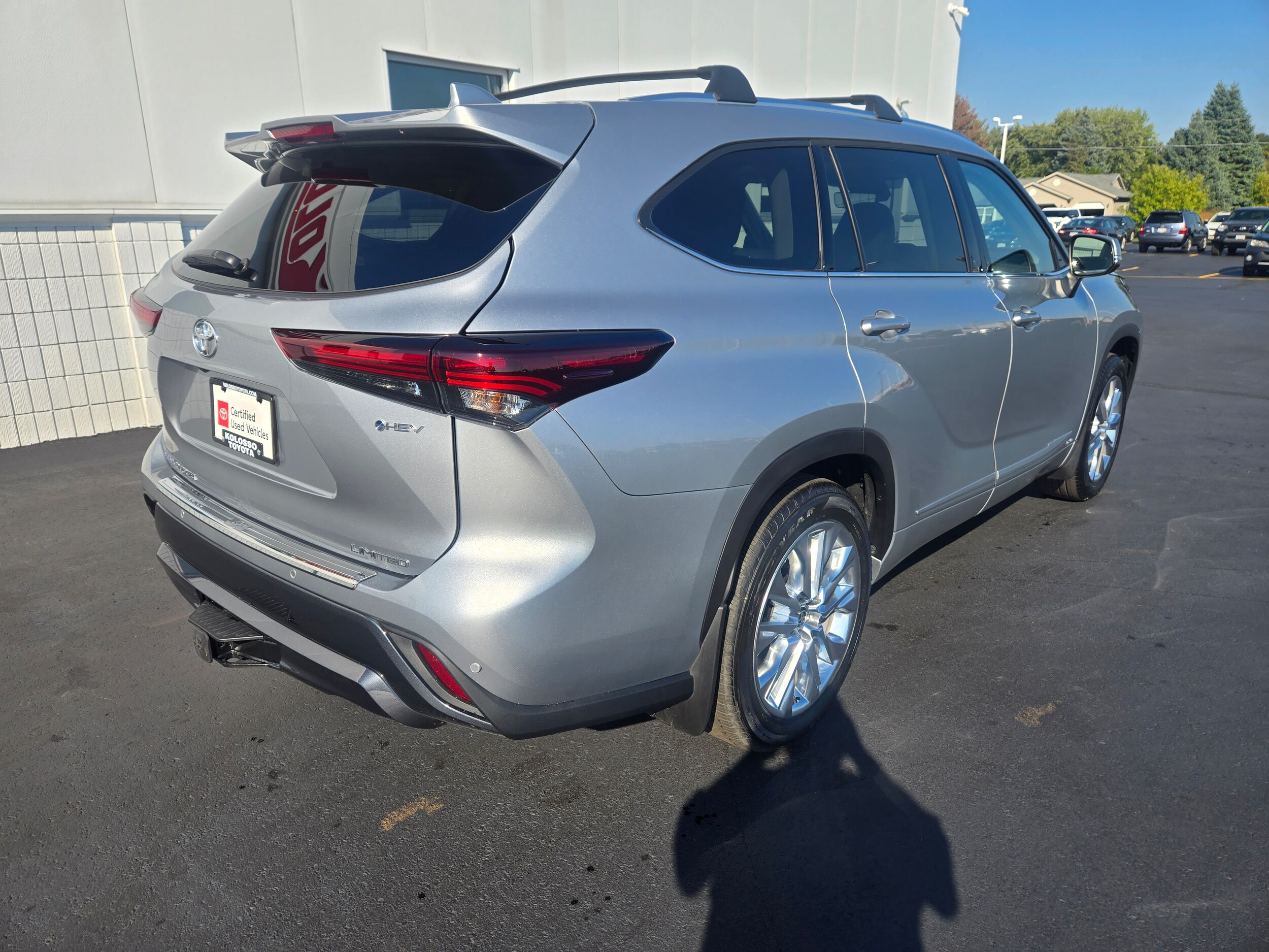 2025 Toyota Highlander Hybrid Limited photo 3