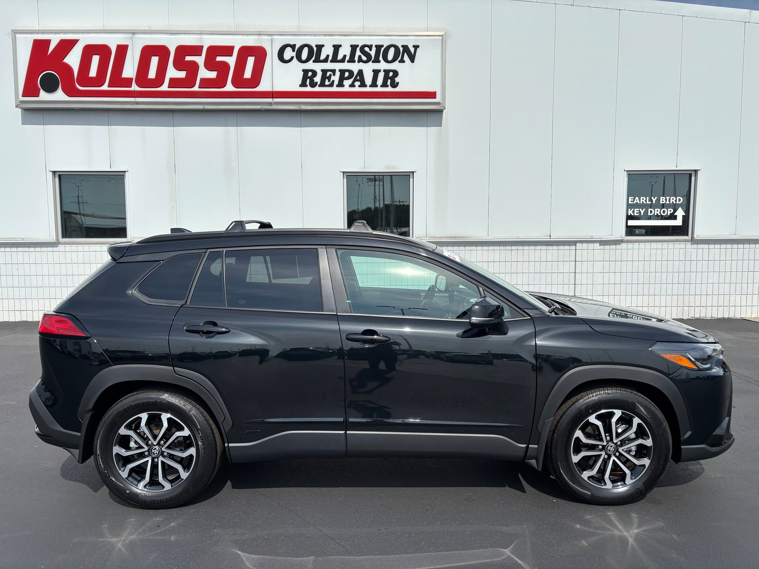 2023 Toyota Corolla Cross Hybrid SE photo 2