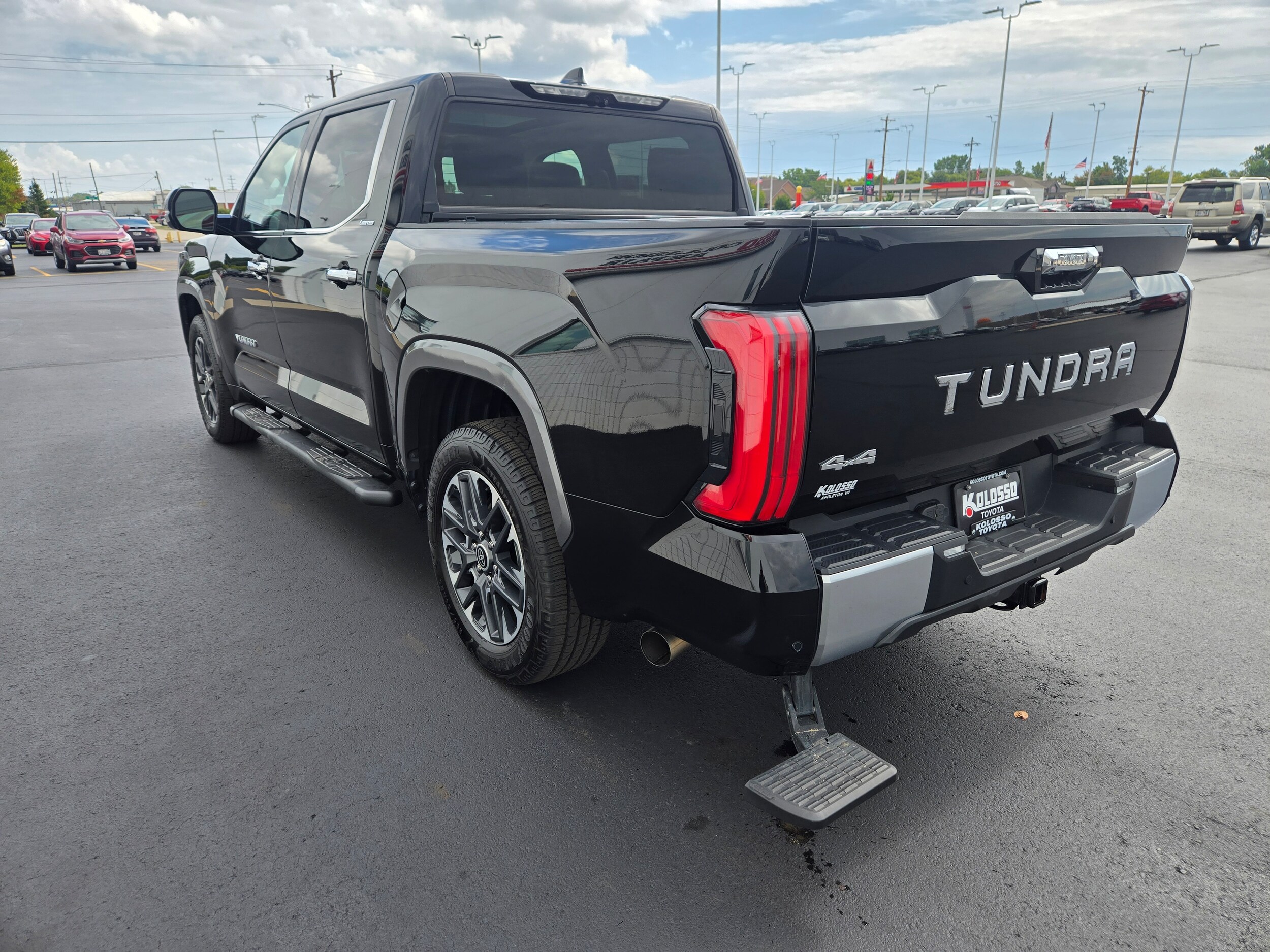 2022 Toyota Tundra Limited photo 3