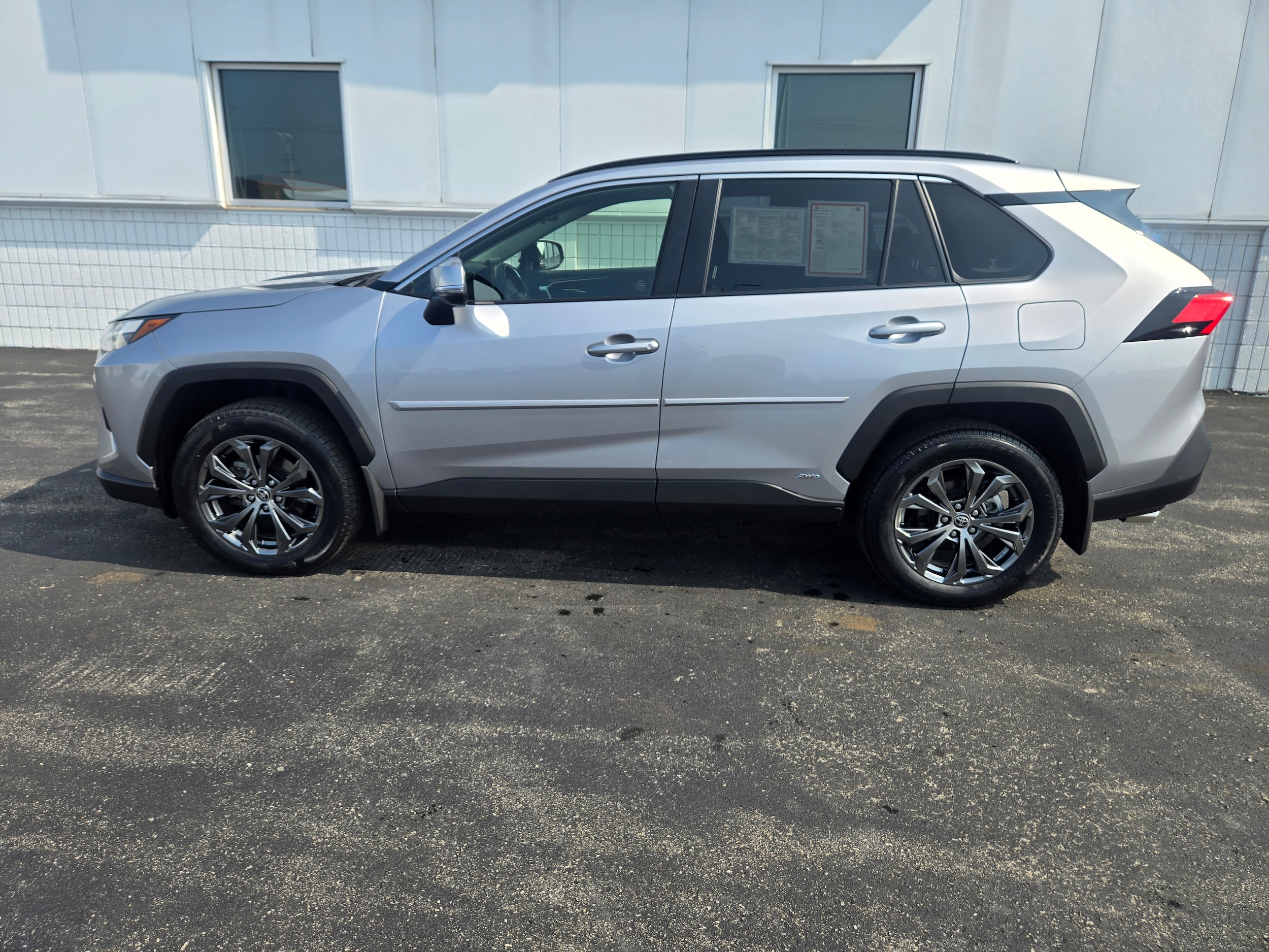Certified 2022 Toyota RAV4 XLE Premium with VIN JTMB6RFV3ND056416 for sale in Kansas City