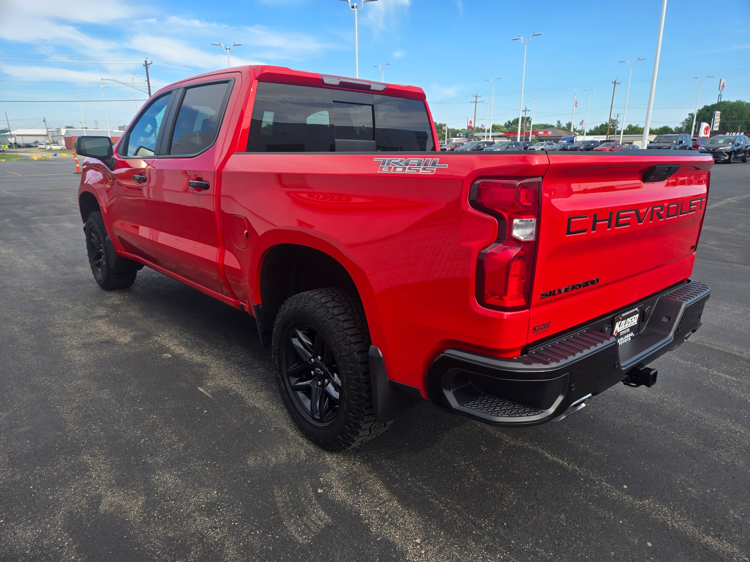 2021 Chevrolet Silverado 1500 LT Trail Boss photo 2