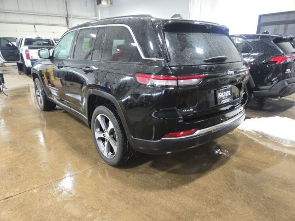 Used 2023 Jeep Grand Cherokee Limited SUV