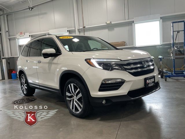 2017 Honda Pilot 4WD Touring's photo