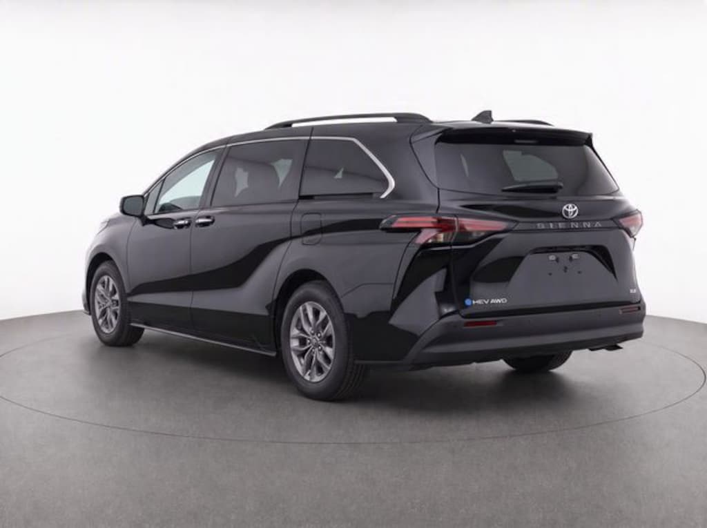 Used 2026 Toyota Sienna XLE 7 Passenger Van Passenger Van