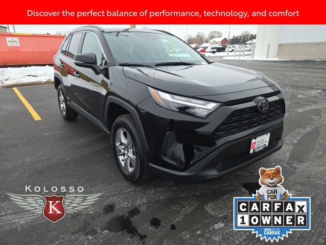 2025 Toyota RAV4 XLE's photo