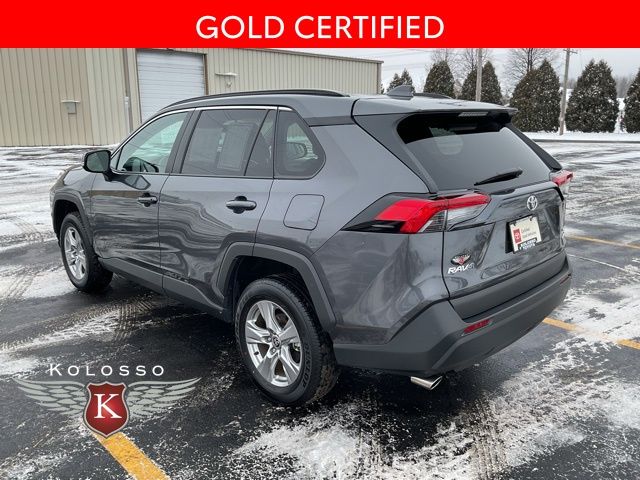 2025 Toyota RAV4 XLE photo 3