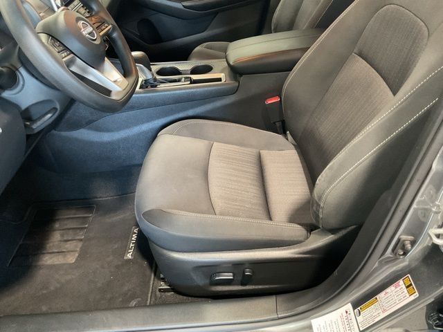 2025 Nissan Altima SV - Photo 10