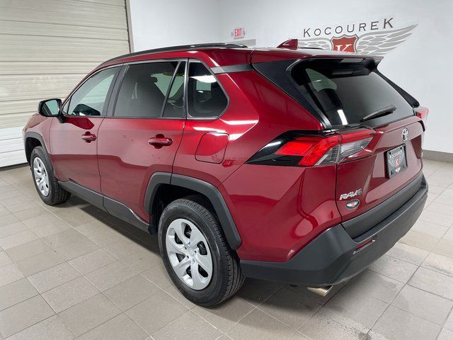 2020 Toyota RAV4 LE photo 3