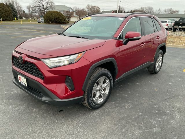 2025 Toyota RAV4 XLE photo 3
