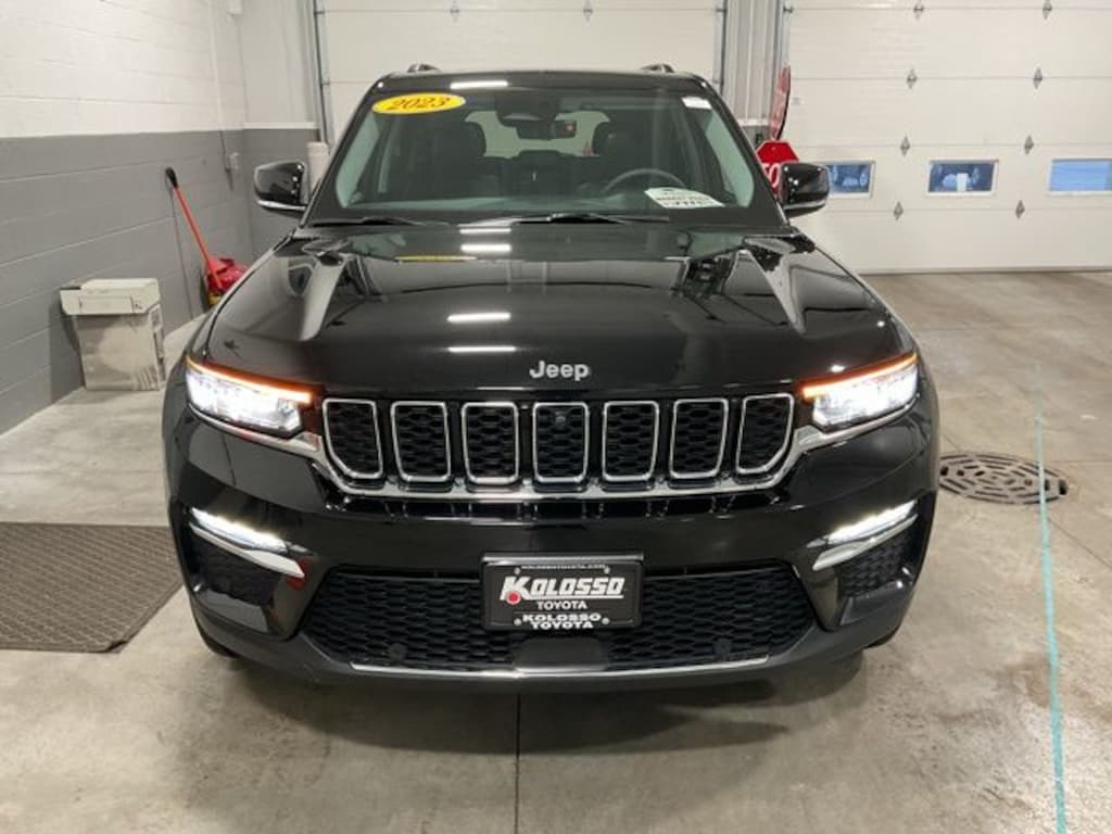 Used 2023 Jeep Grand Cherokee Limited SUV