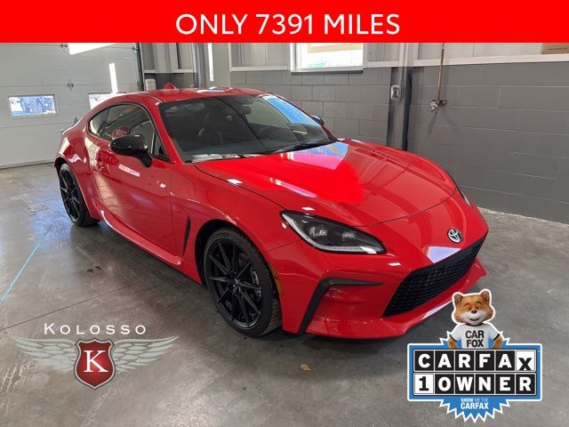 2024 Toyota GR86 Premium's photo