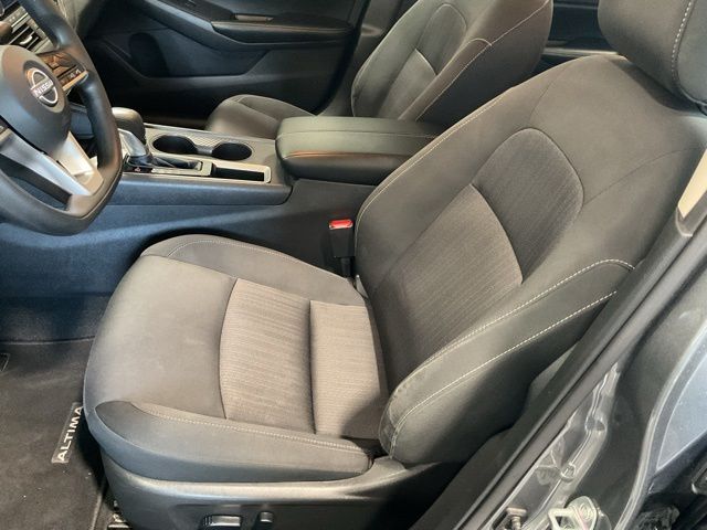 2025 Nissan Altima SV - Photo 11