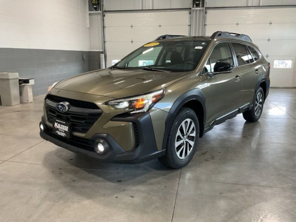 Used 2024 Subaru Outback Premium SUV