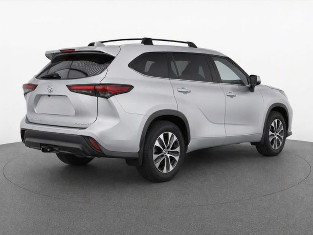 Used 2025 Toyota Highlander XLE SUV