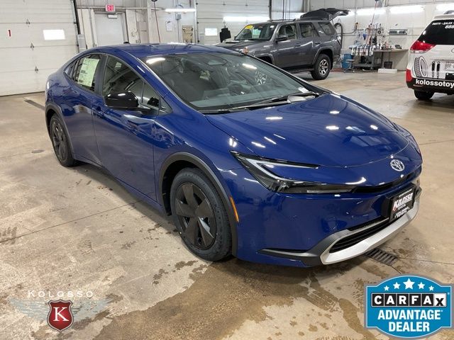 2026 Toyota Prius SE's photo