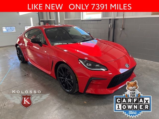 2024 Toyota GR86 Premium's photo