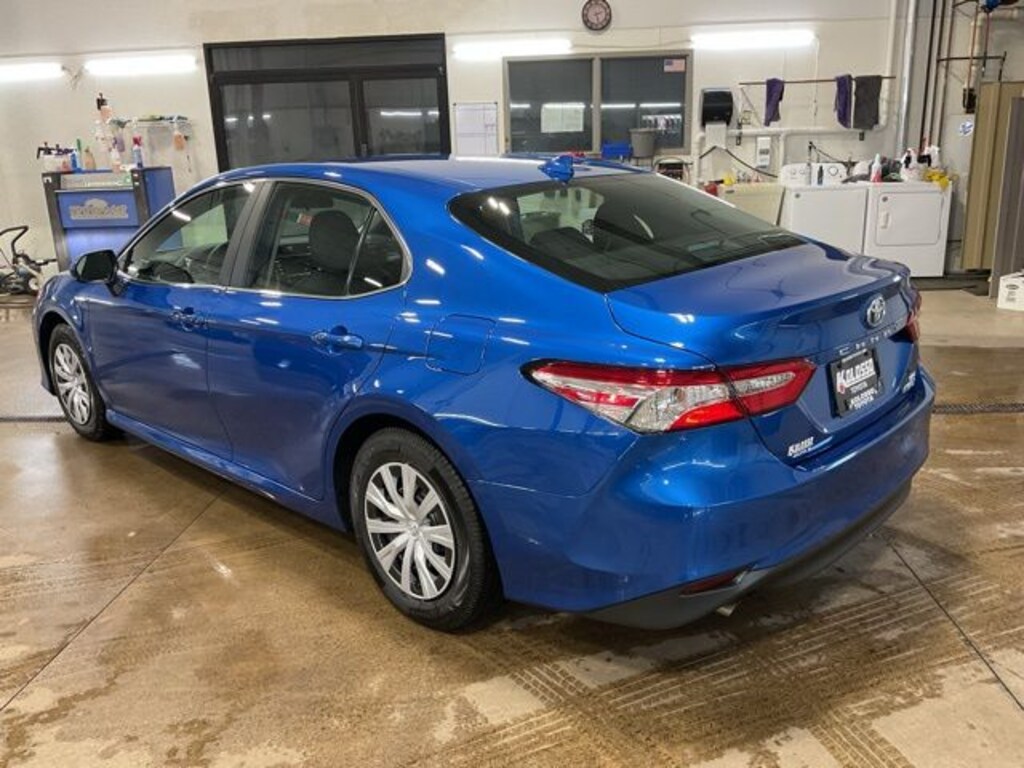 Used 2020 Toyota Camry Hybrid LE Sedan