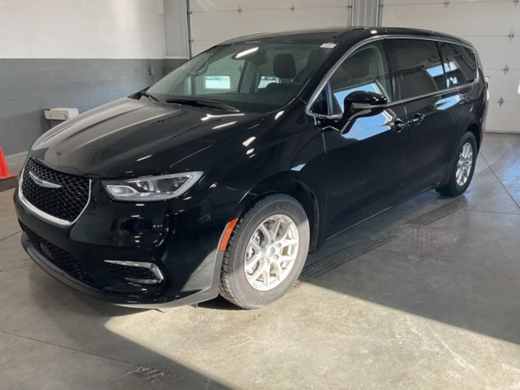 Used 2024 Chrysler Pacifica Touring L Van Passenger Van