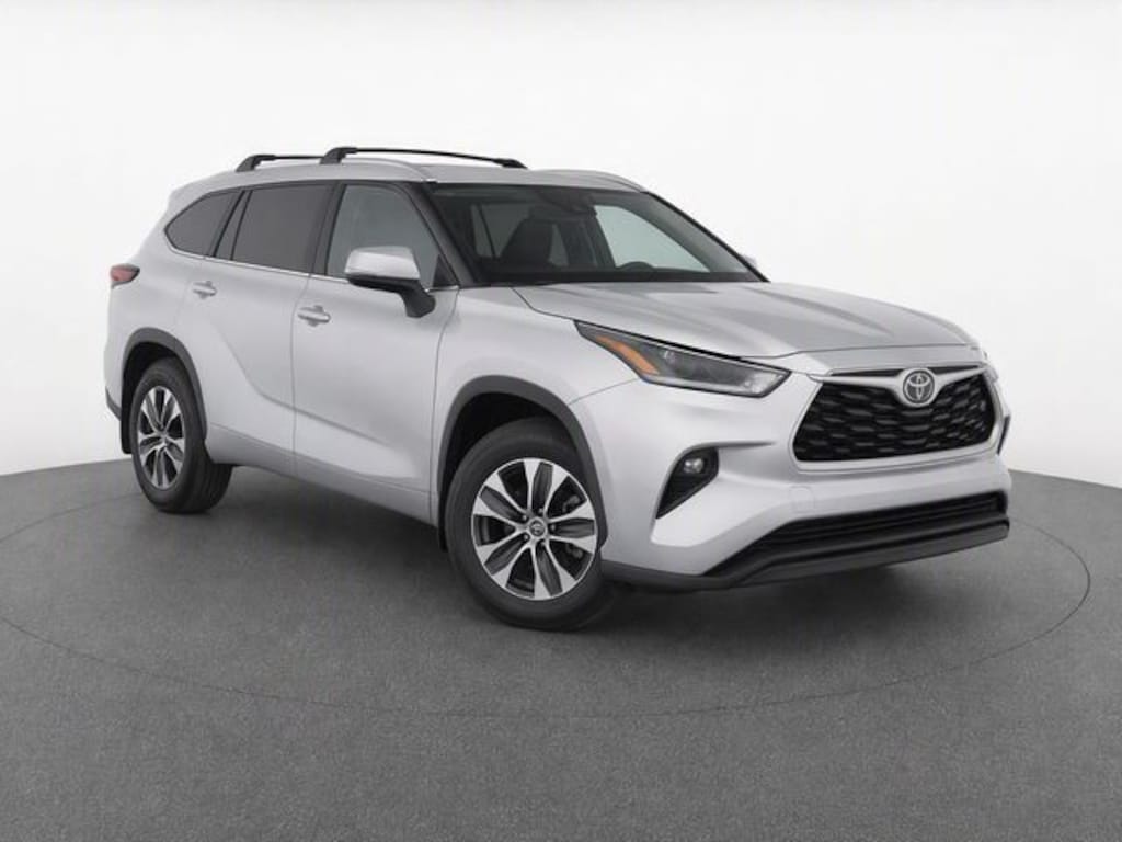 Used 2025 Toyota Highlander XLE SUV