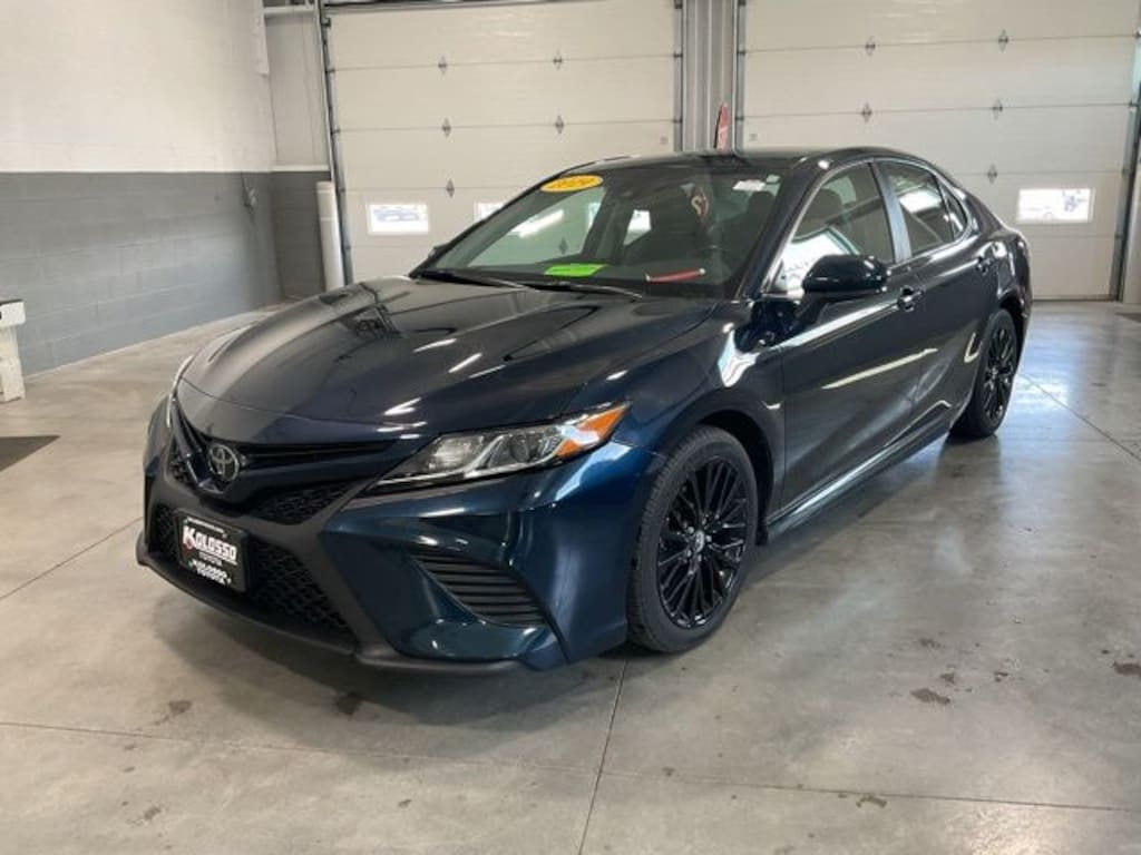 Used 2019 Toyota Camry SE Sedan