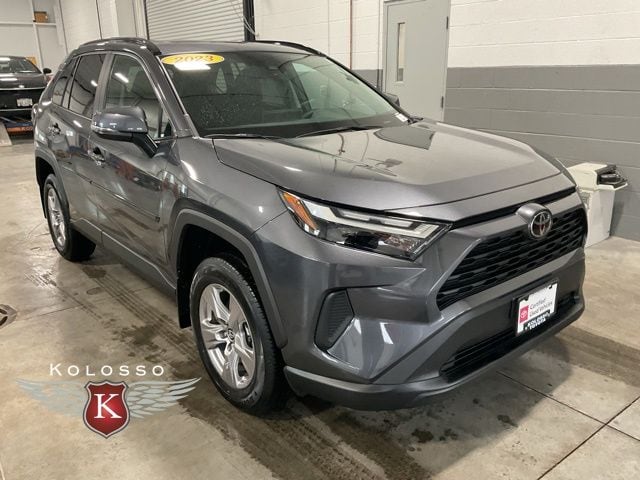 2023 Toyota RAV4 XLE's photo