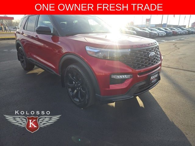 2022 Ford Explorer ST-LINE's photo