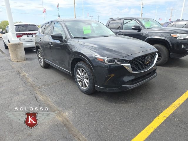 2025 Mazda CX-5 S Preferred package Auto AWD's photo
