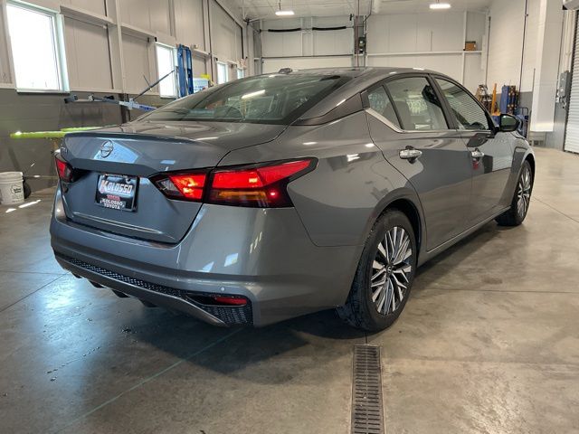 2025 Nissan Altima SV - Photo 6