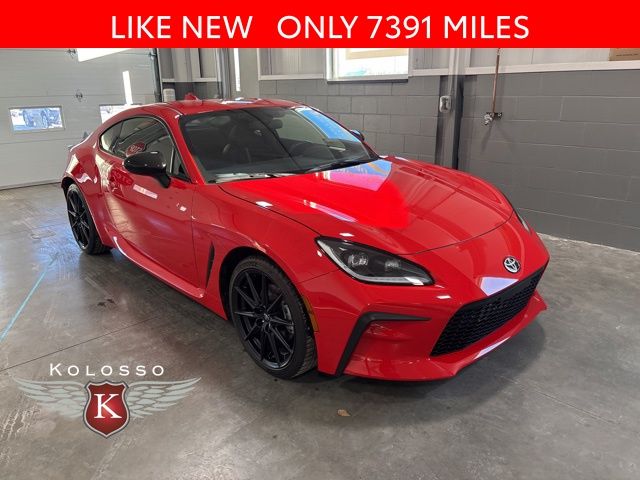 2024 Toyota GR86 Premium's photo