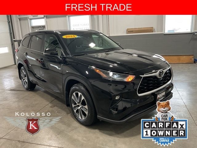 2024 Toyota Highlander XLE's photo