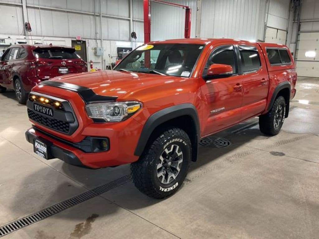 Used 2017 Toyota Tacoma Truck Double Cab