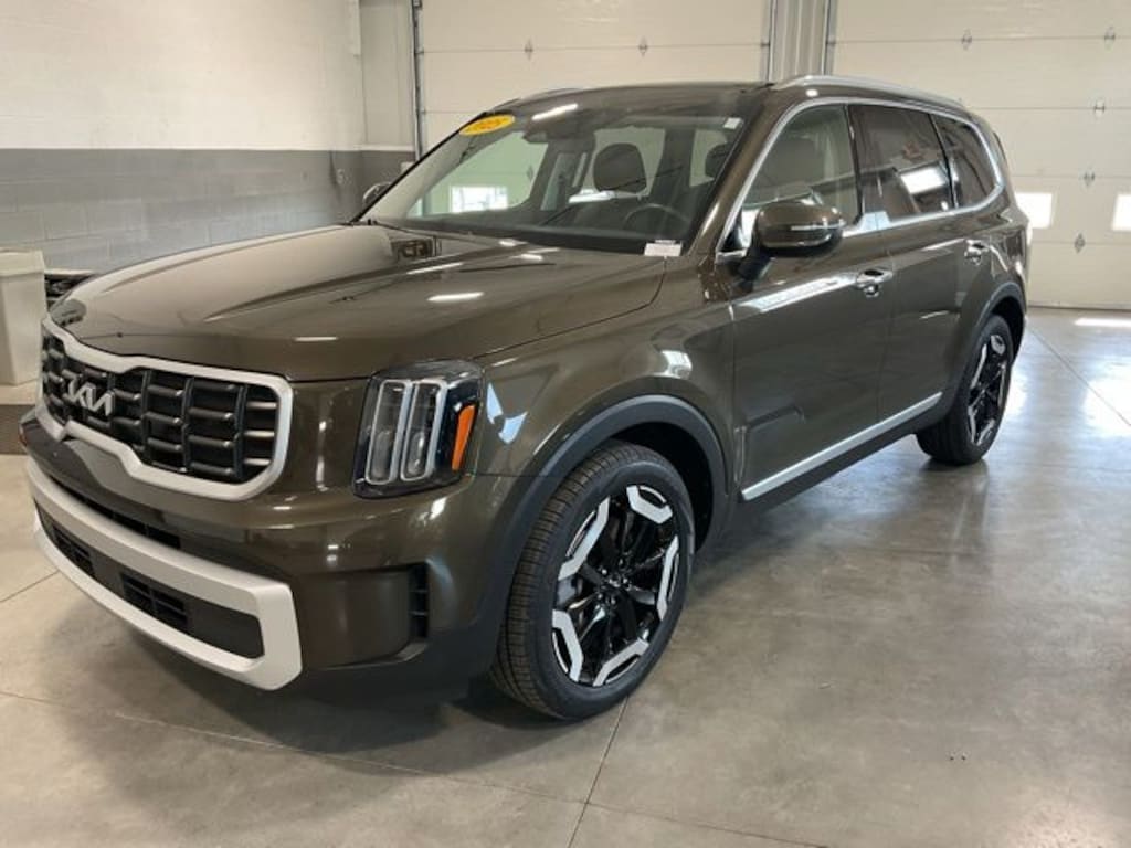 Used 2025 Kia Telluride S SUV