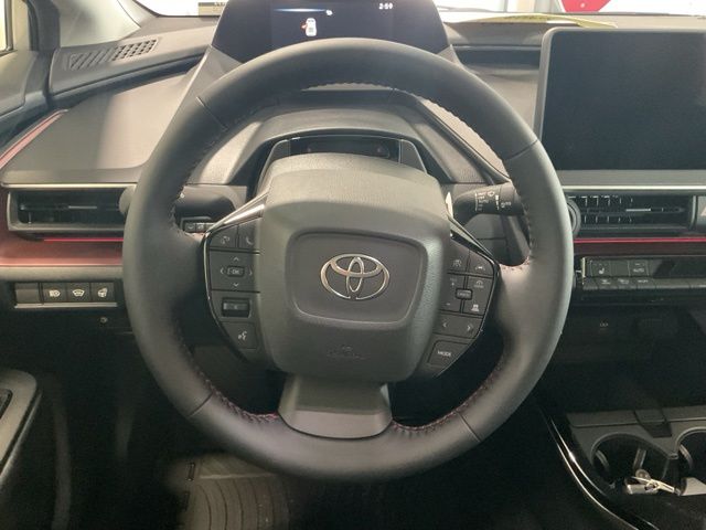 2026 Toyota Prius Plug-in Hybrid XSE - Photo 13