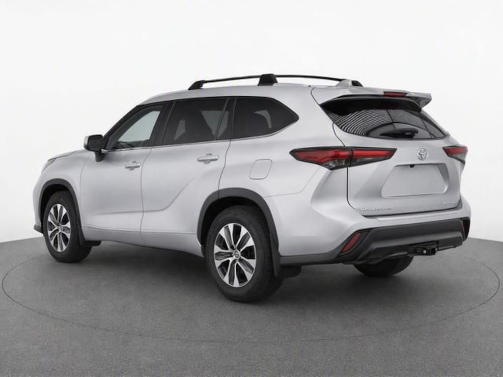 Used 2025 Toyota Highlander XLE SUV