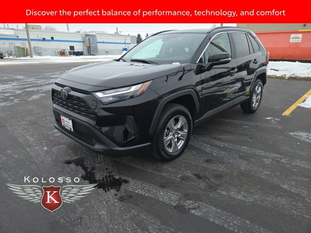 2025 Toyota RAV4 XLE photo 3