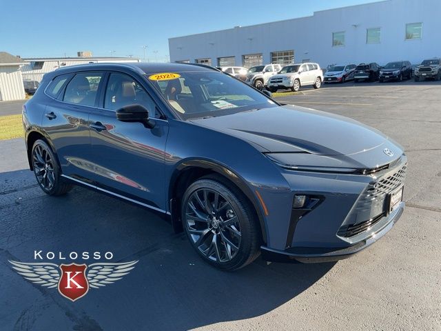 2025 Toyota Crown Signia SUV 