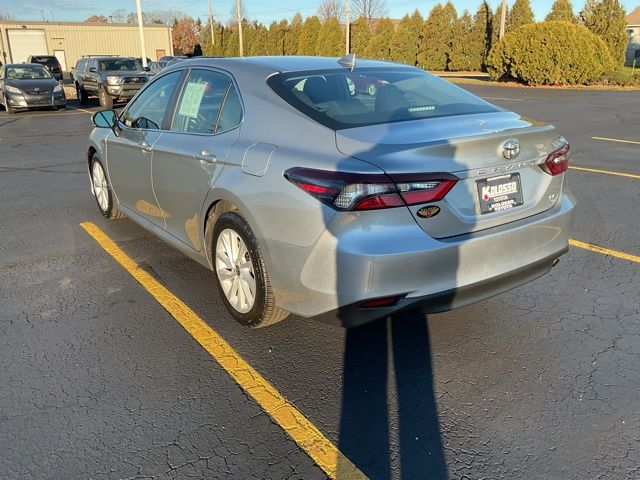 2021 Toyota Camry LE photo 4